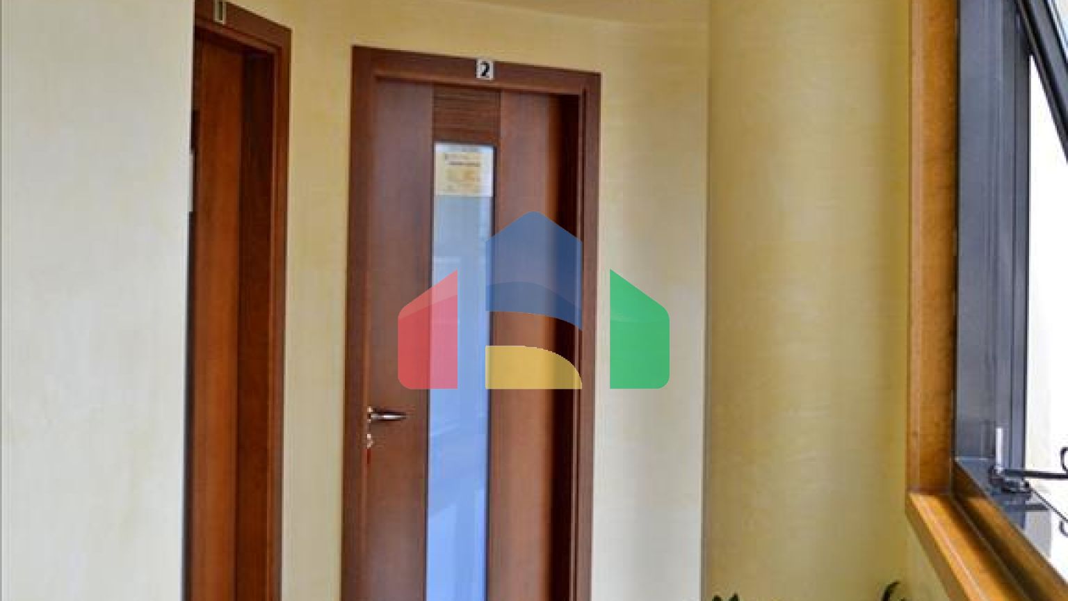 Продажа - Бизнес 2000 m² в Афинах