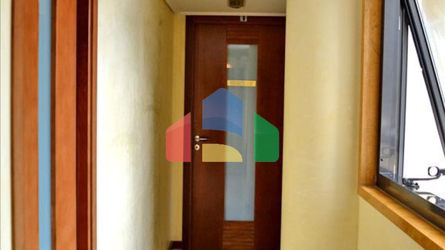 Продажа - Бизнес 2000 m² в Афинах