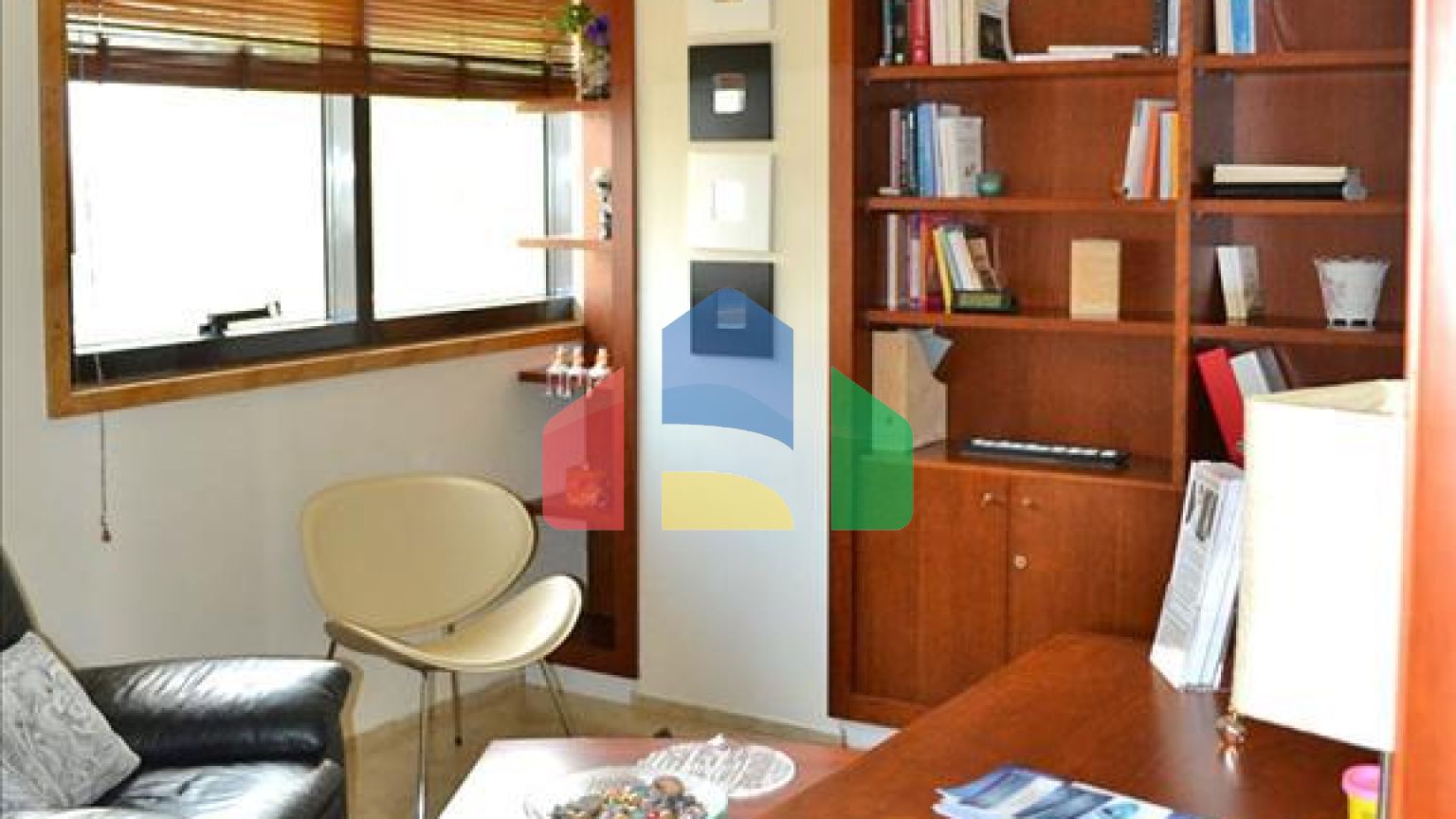 Продажа - Бизнес 2000 m² в Афинах