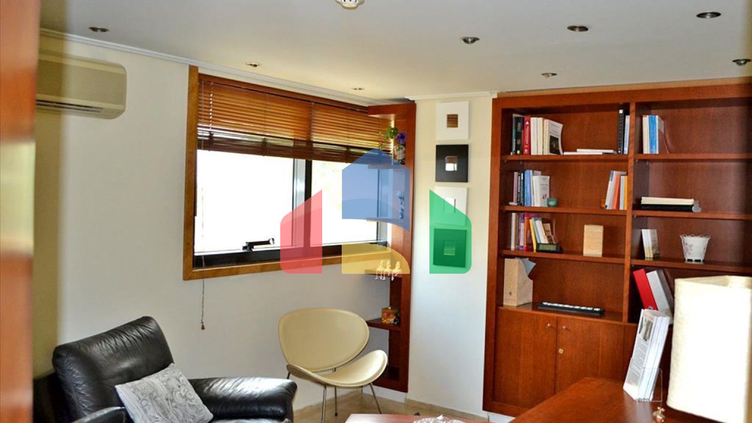 Продажа - Бизнес 2000 m² в Афинах