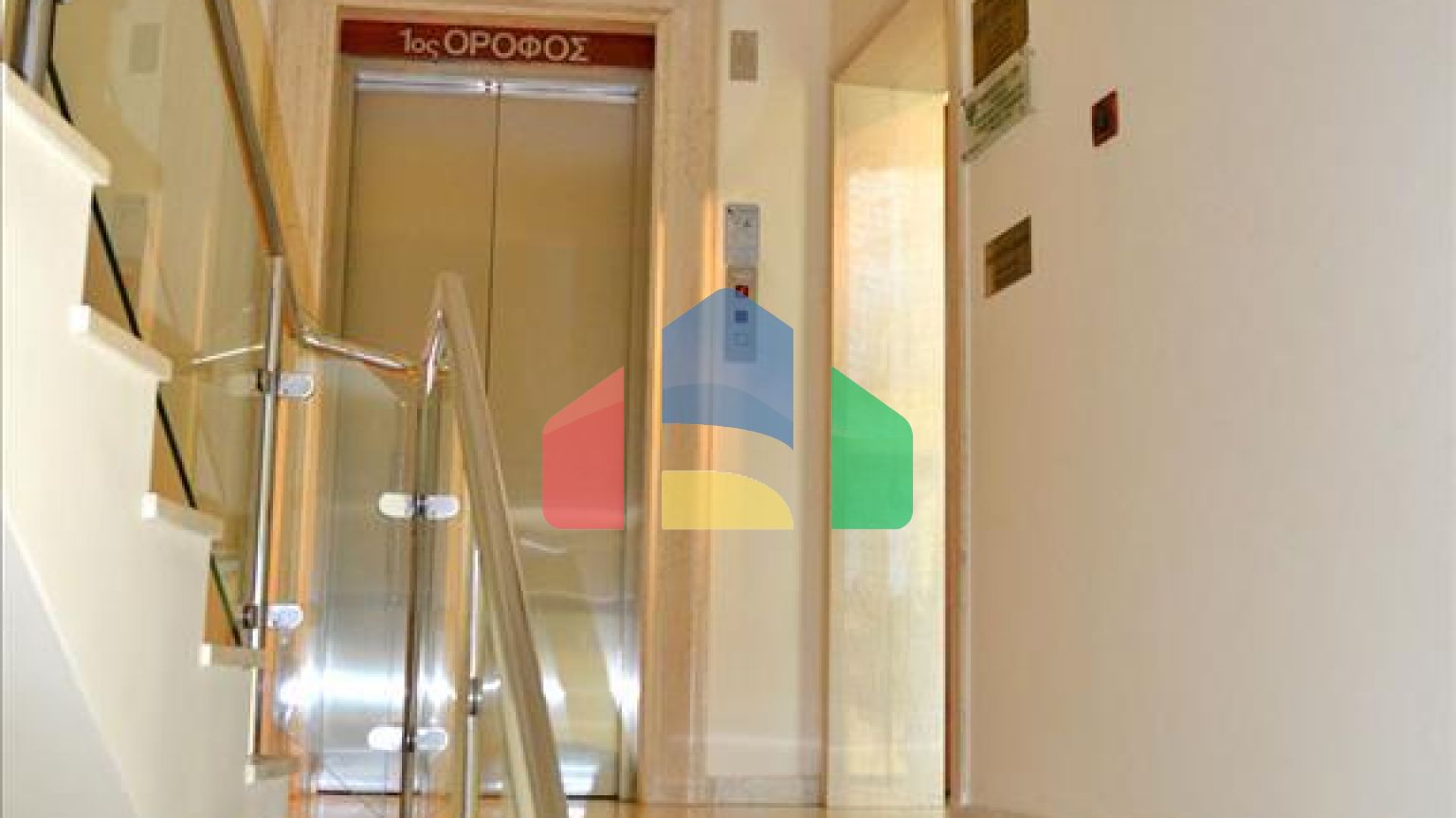 Продажа - Бизнес 2000 m² в Афинах