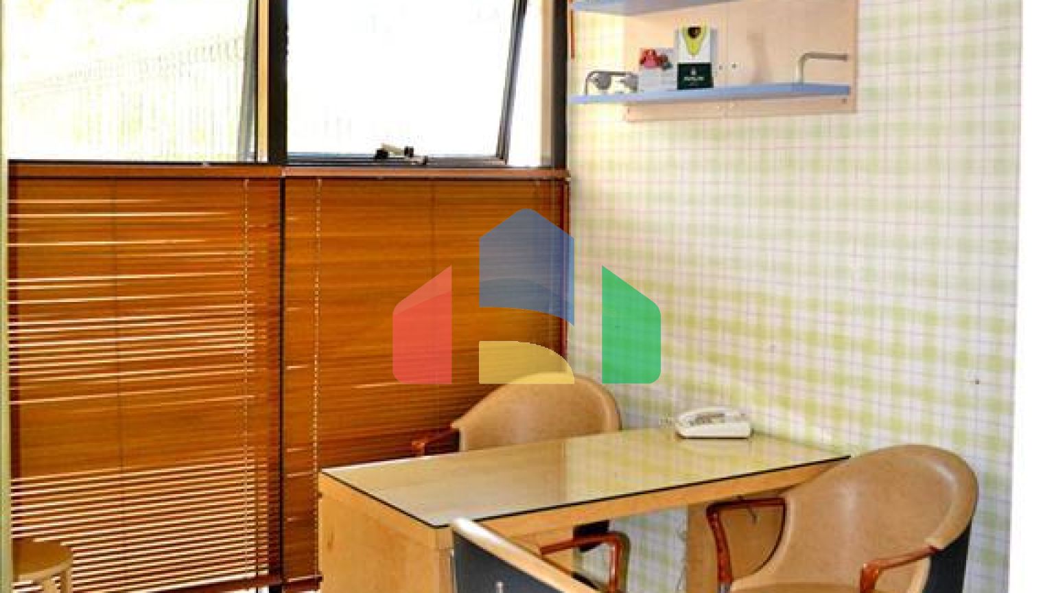 Продажа - Бизнес 2000 m² в Афинах