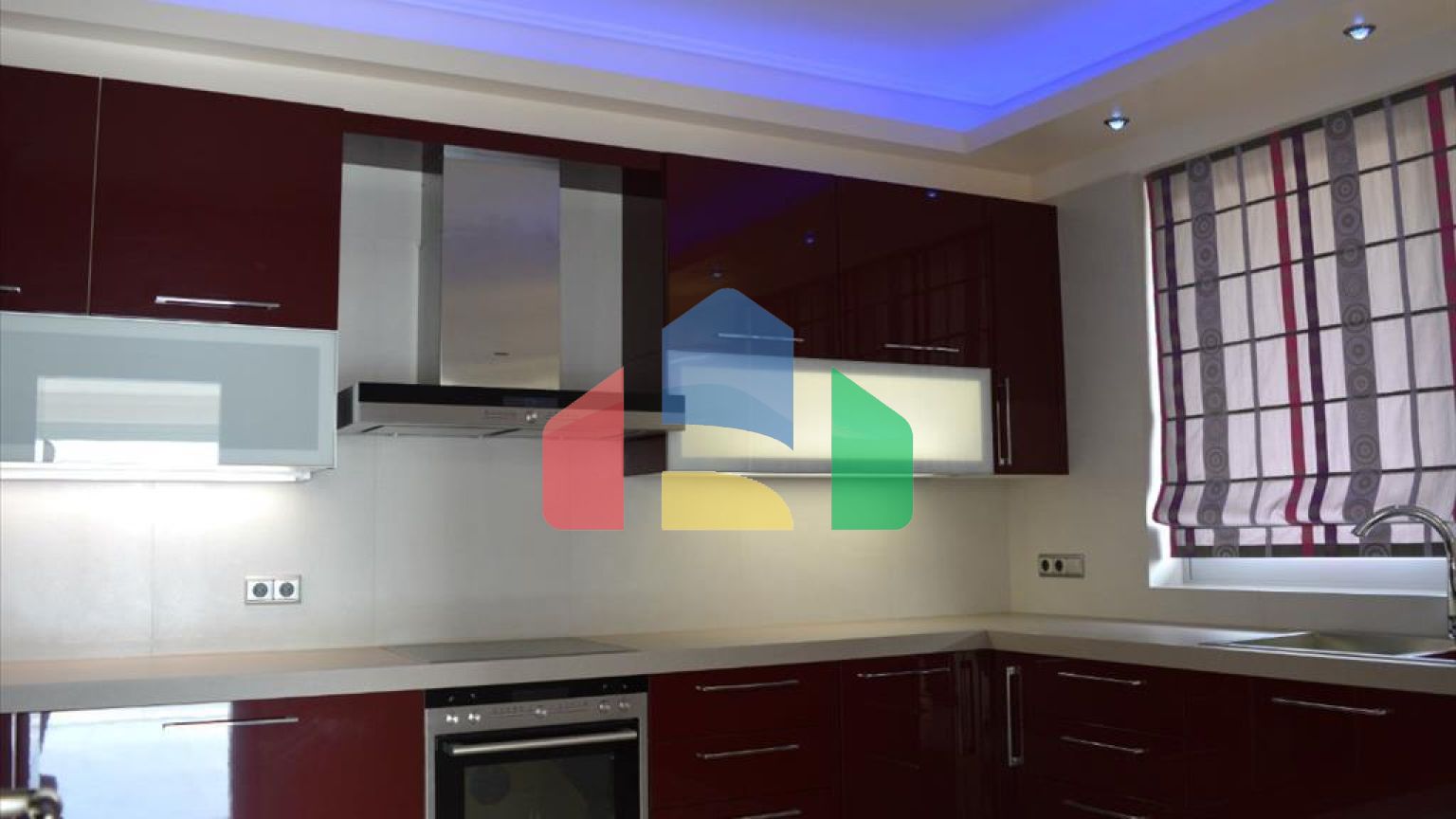 Продаж - Таунхаус 240 m² в Афінах