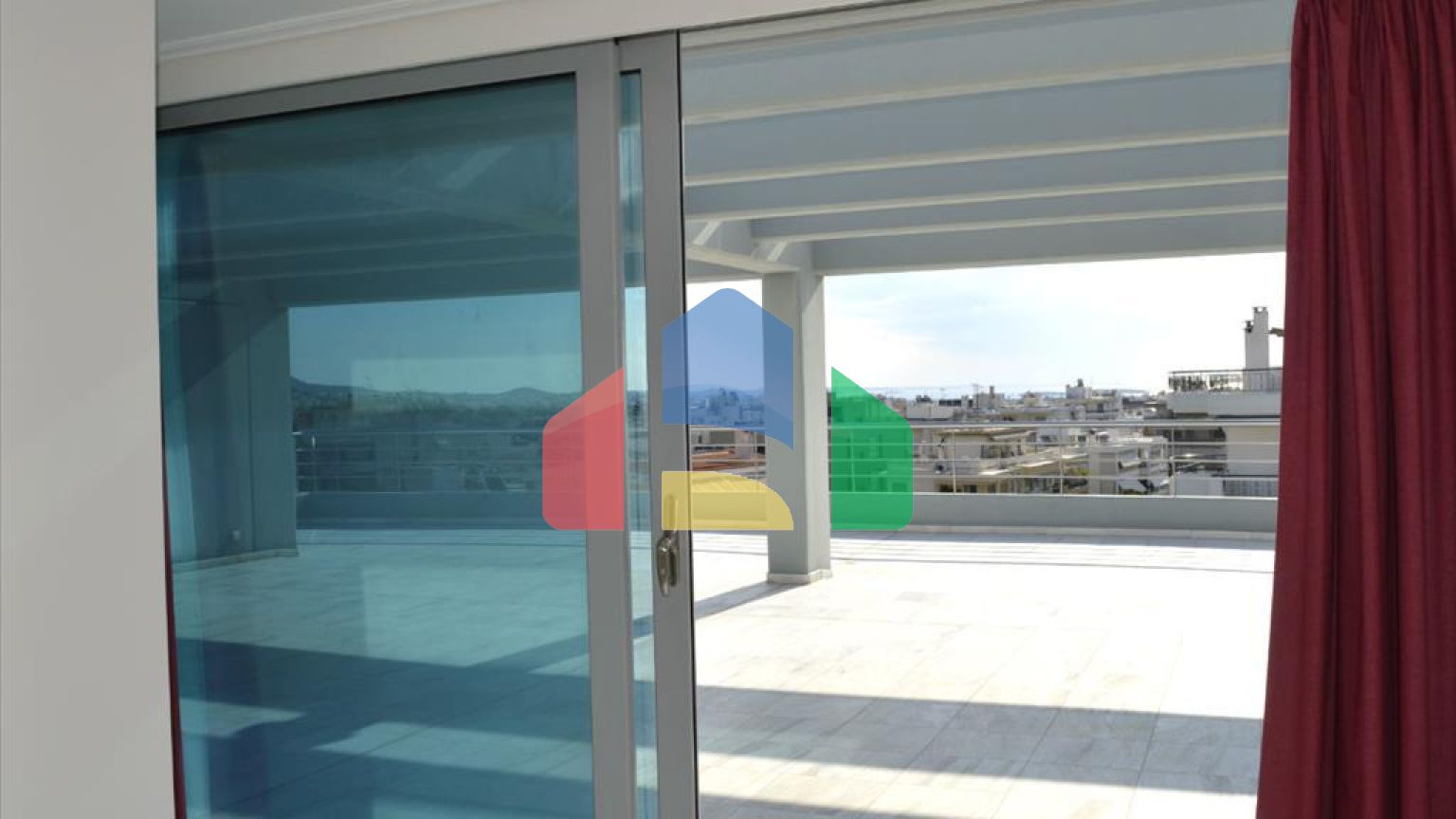 Продаж - Таунхаус 240 m² в Афінах