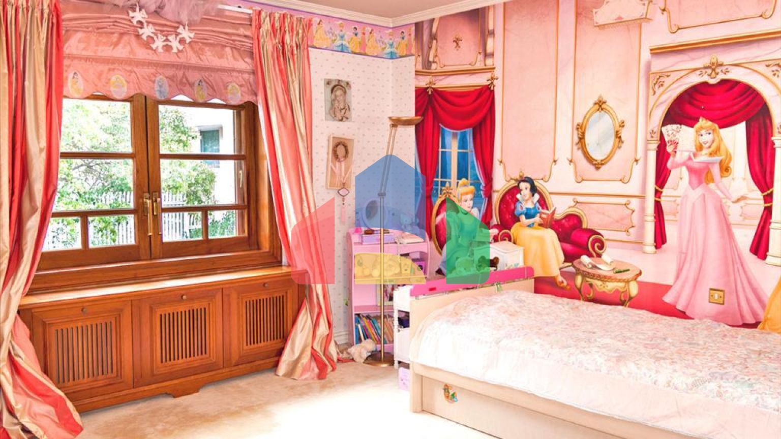 Продажа - Вилла 1200 m² в Афинах