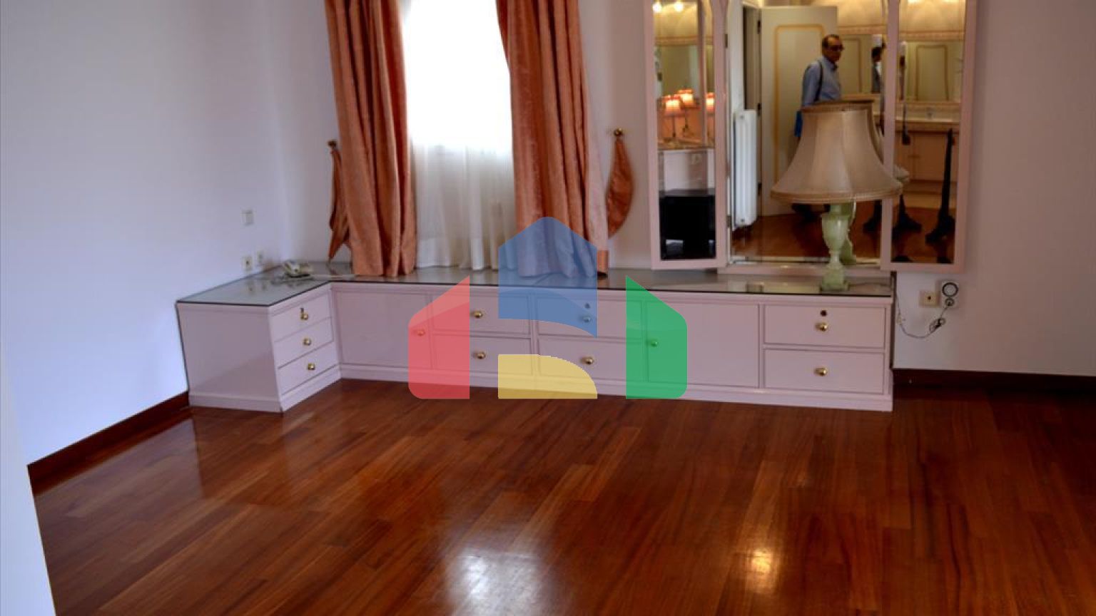 Продажа - Здание 650 m² в Афинах