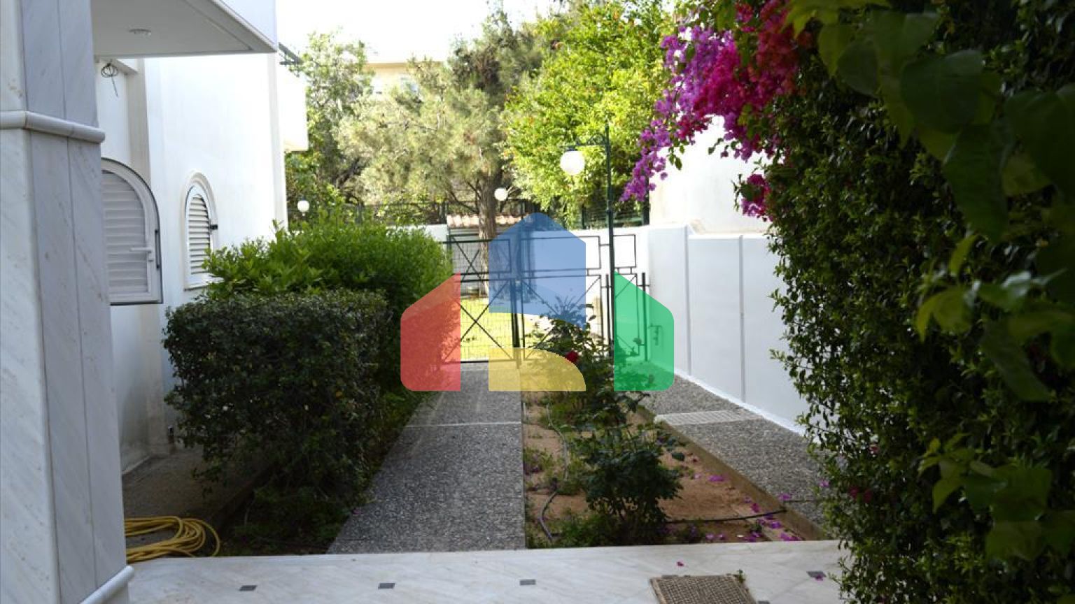 Продажа - Здание 650 m² в Афинах