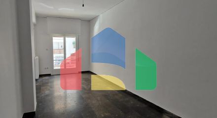 Продаж - Будівля 810 m² в Афінах