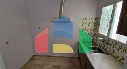 Продаж - Будівля 810 m² в Афінах