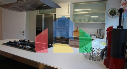 Продаж - Таунхаус 370 m² в Афінах