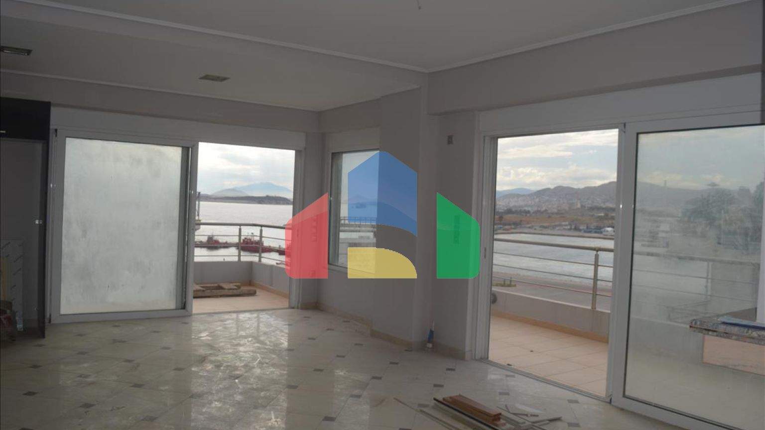 Продаж - Таунхаус 141 m² в Афінах