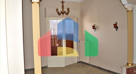 Продаж - Будівля 240 m² в Афінах