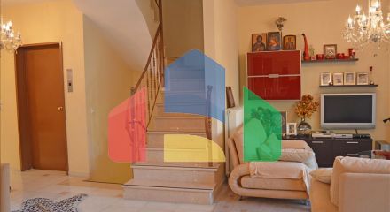 Продажа - Таунхаус 430 m² в Афинах