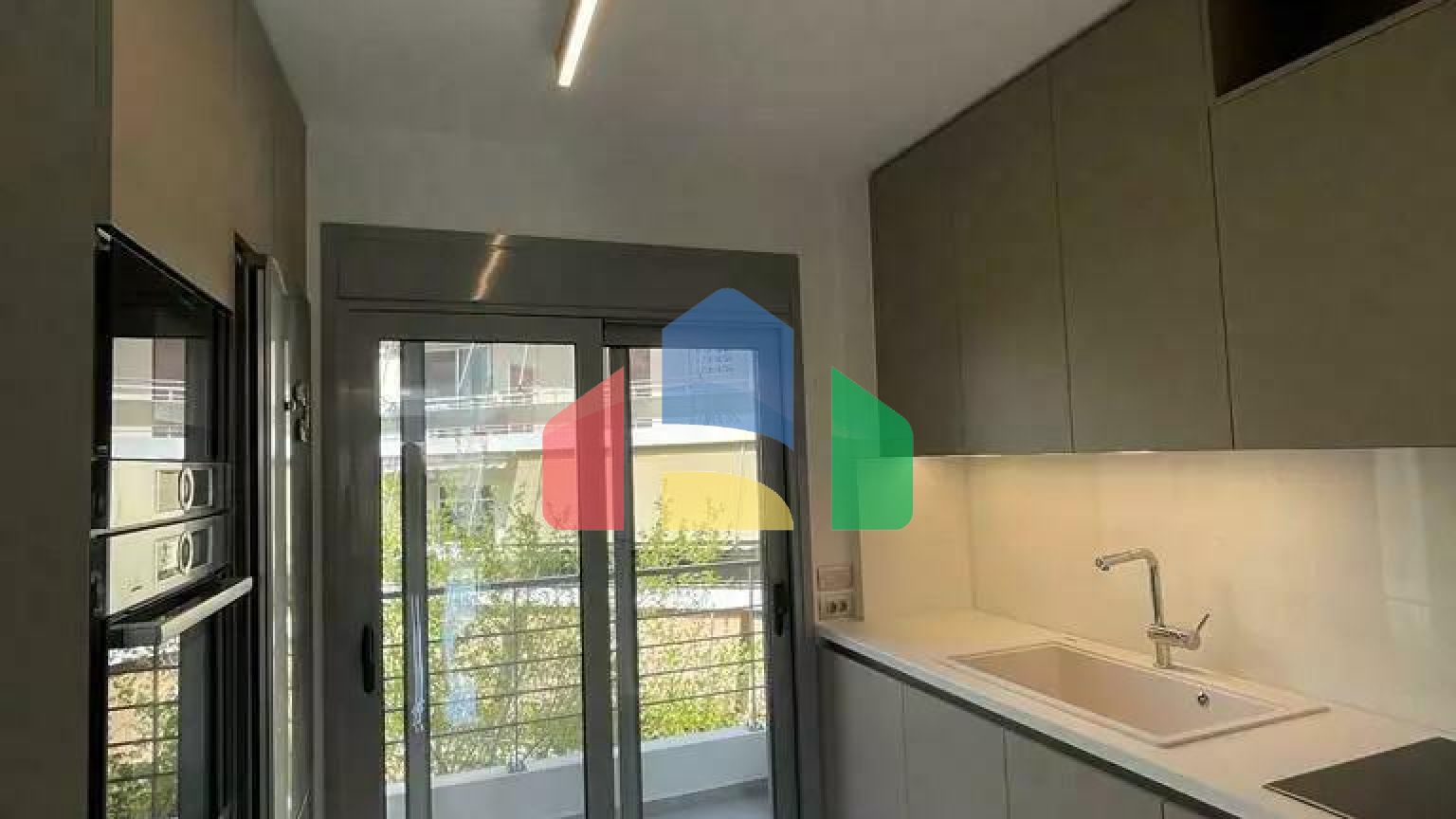 Продаж - Таунхаус 120 m² в Афінах