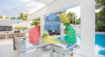 For Sale - Villa 600 m² in Athens