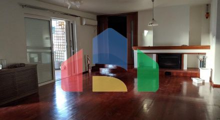 Продаж - Будівля 900 m² в Афінах