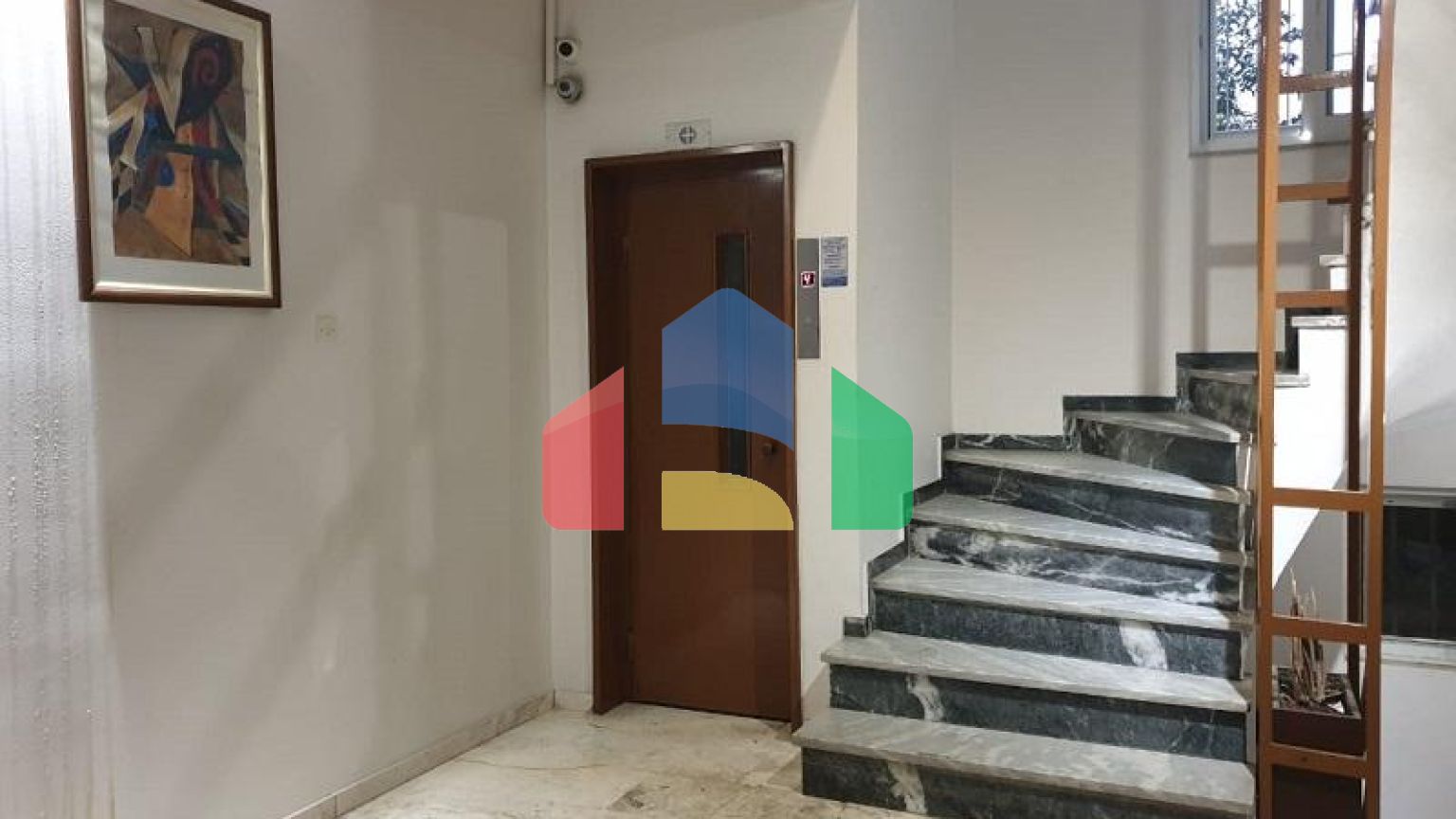 Продажа - Здание 900 m² в Афинах