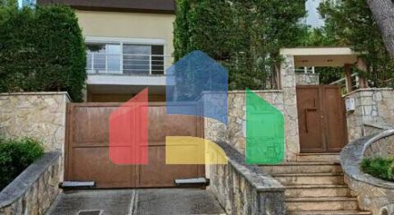 For Sale - Detached house 320 m² in Athens