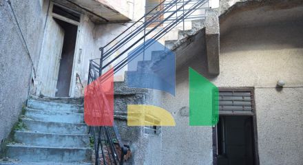 Продаж - Будівля 622 m² в Афінах