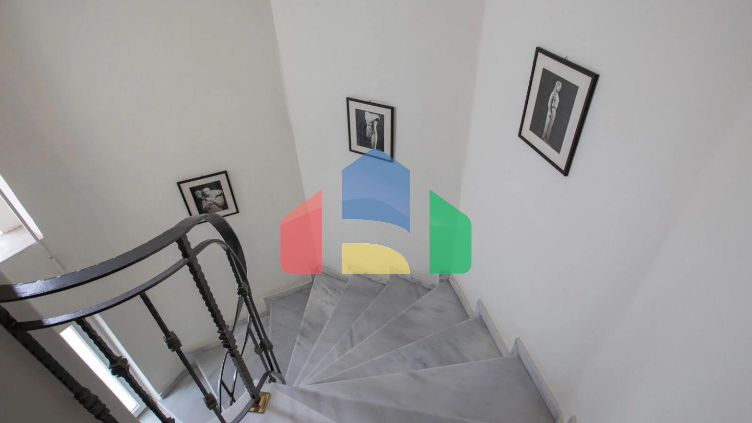 Продаж - Будівля 316 m² в Афінах