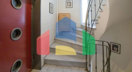 Продаж - Будівля 316 m² в Афінах