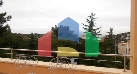 For Sale - Detached house 390 m² in Athens