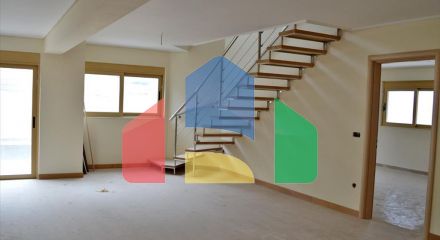 Продаж - Таунхаус 158 m² в Афінах
