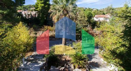 For Sale - Villa 1000 m² in Athens