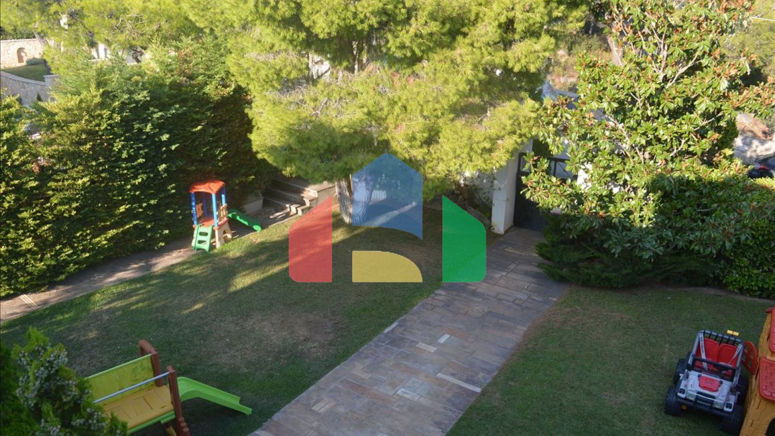 Продажа - Коттедж 550 m² в Афинах