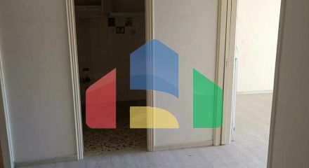 Продаж - Будівля 600 m² в Афінах