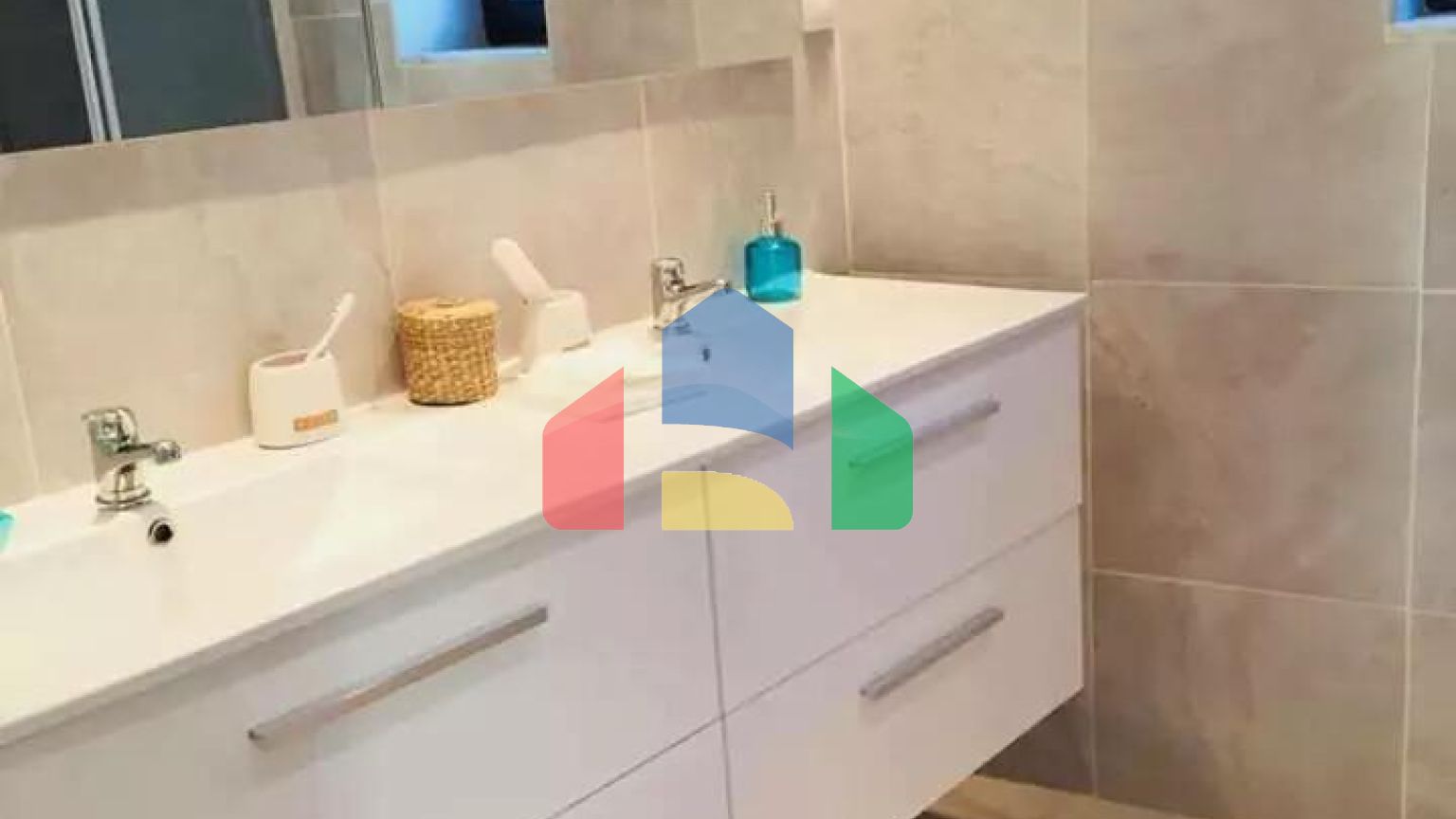 Продажа - Здание 600 m² в Афинах