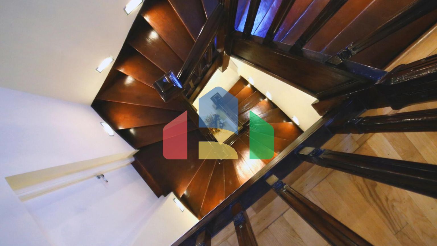 Продажа - Здание 600 m² в Афинах