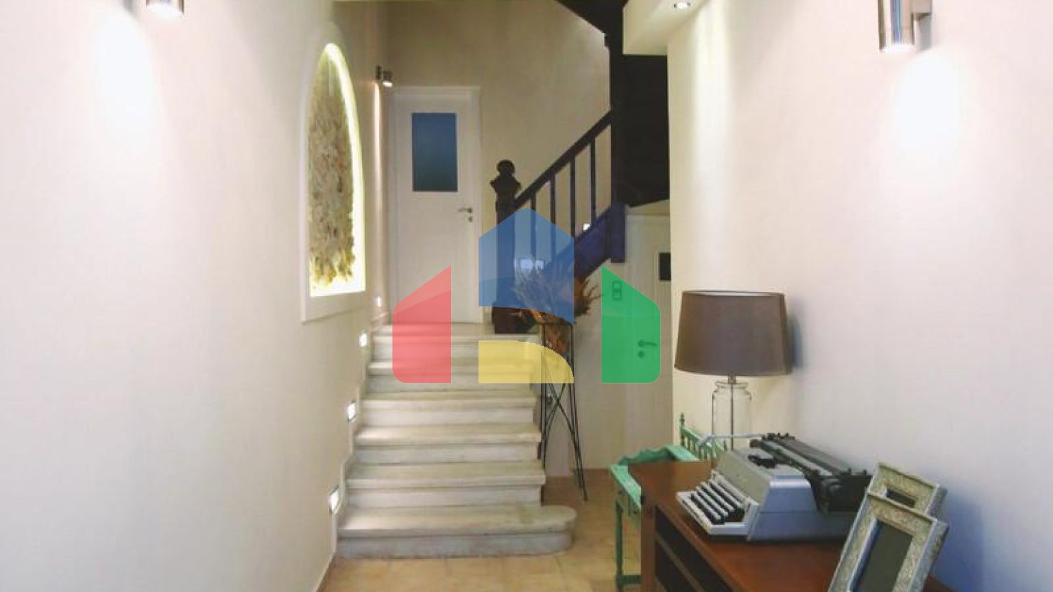 Продажа - Здание 600 m² в Афинах