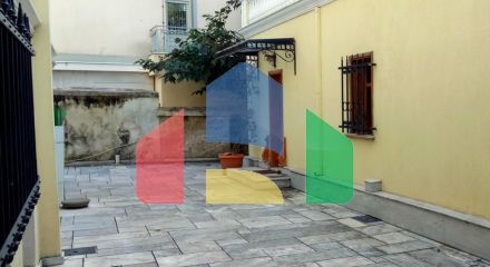 Продаж - Будівля 660 m² в Афінах