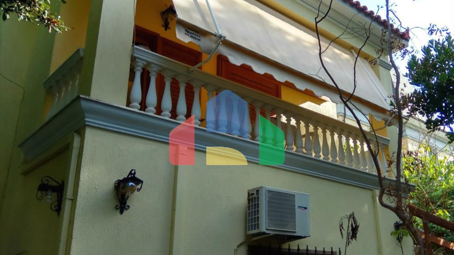 Продаж - Будівля 660 m² в Афінах