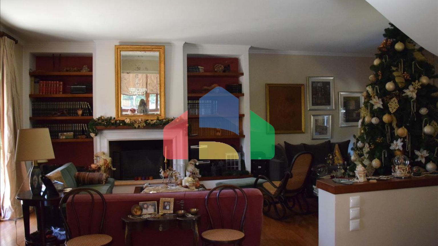 Продаж - Котедж 350 m² в Афінах