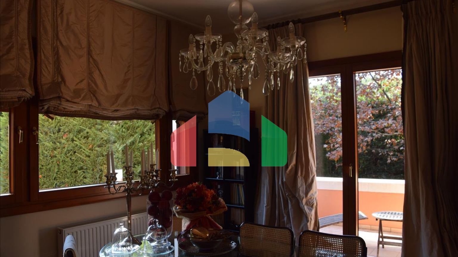 Продаж - Котедж 350 m² в Афінах