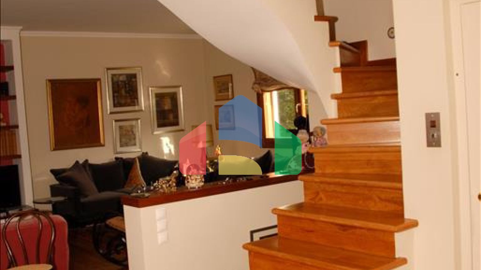 Продаж - Котедж 350 m² в Афінах