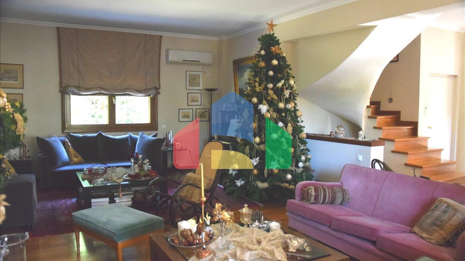 Продаж - Котедж 350 m² в Афінах