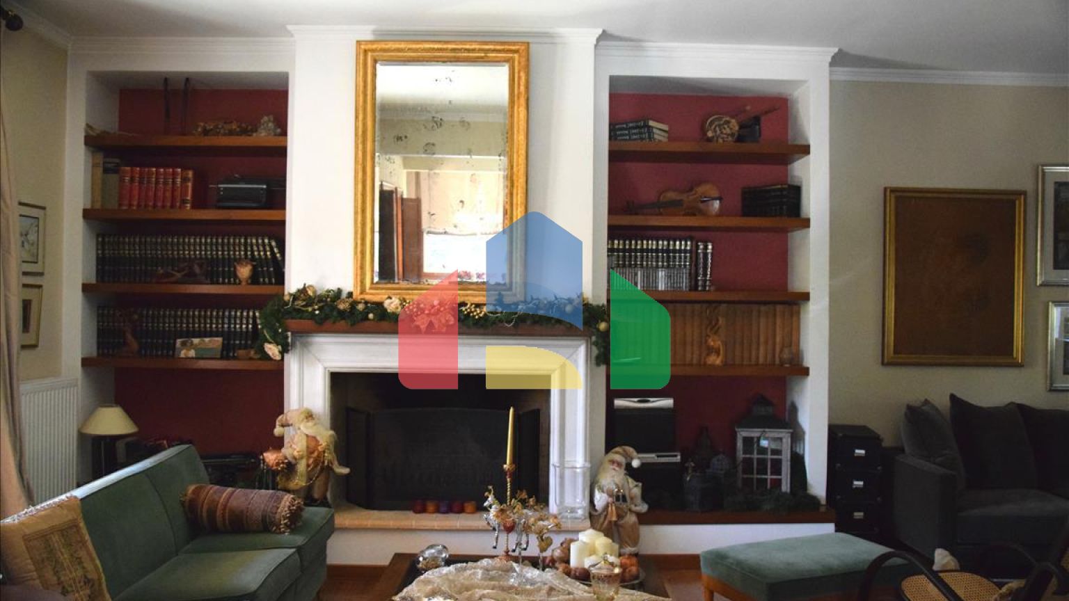 Продаж - Котедж 350 m² в Афінах