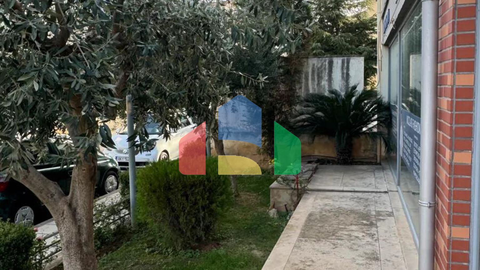 Продаж - Комерційна нерухомість 1115 m² в Афінах