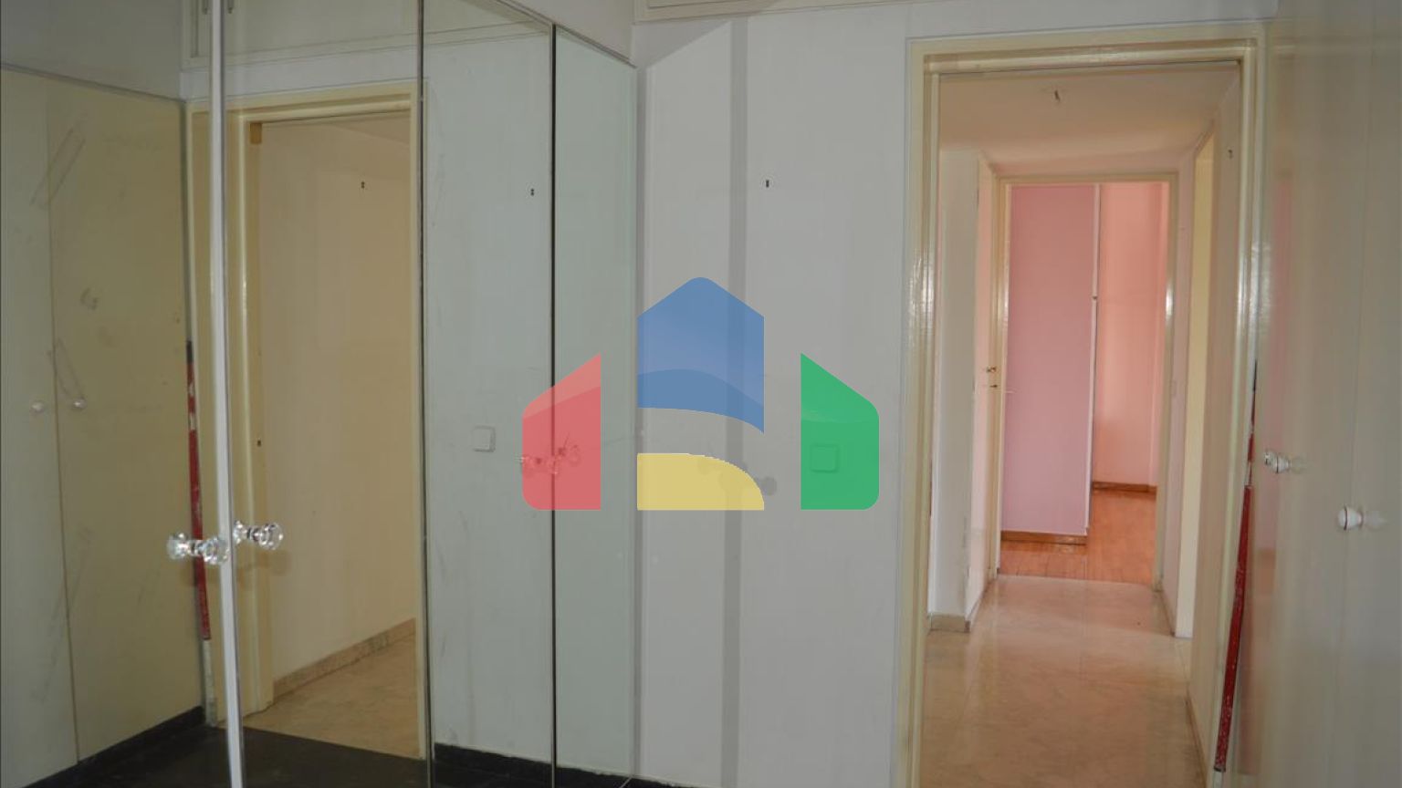 Продаж - Таунхаус 306 m² в Афінах