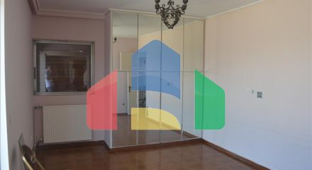 Продаж - Таунхаус 306 m² в Афінах