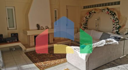 Продажа - Коттедж 250 m² в Афинах Продажа - Коттедж 250 m² в Афинах