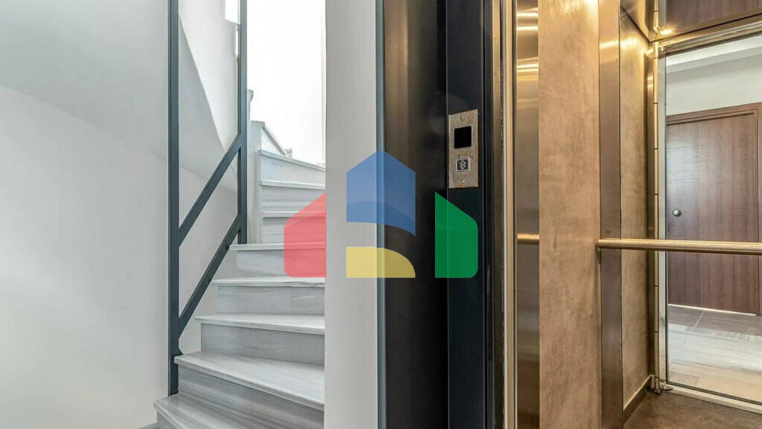 Продажа - Здание 768 m² в Афинах