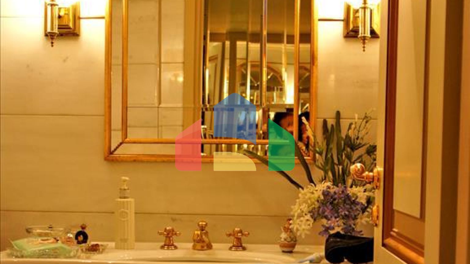 Продаж - Таунхаус 600 m² в Афінах