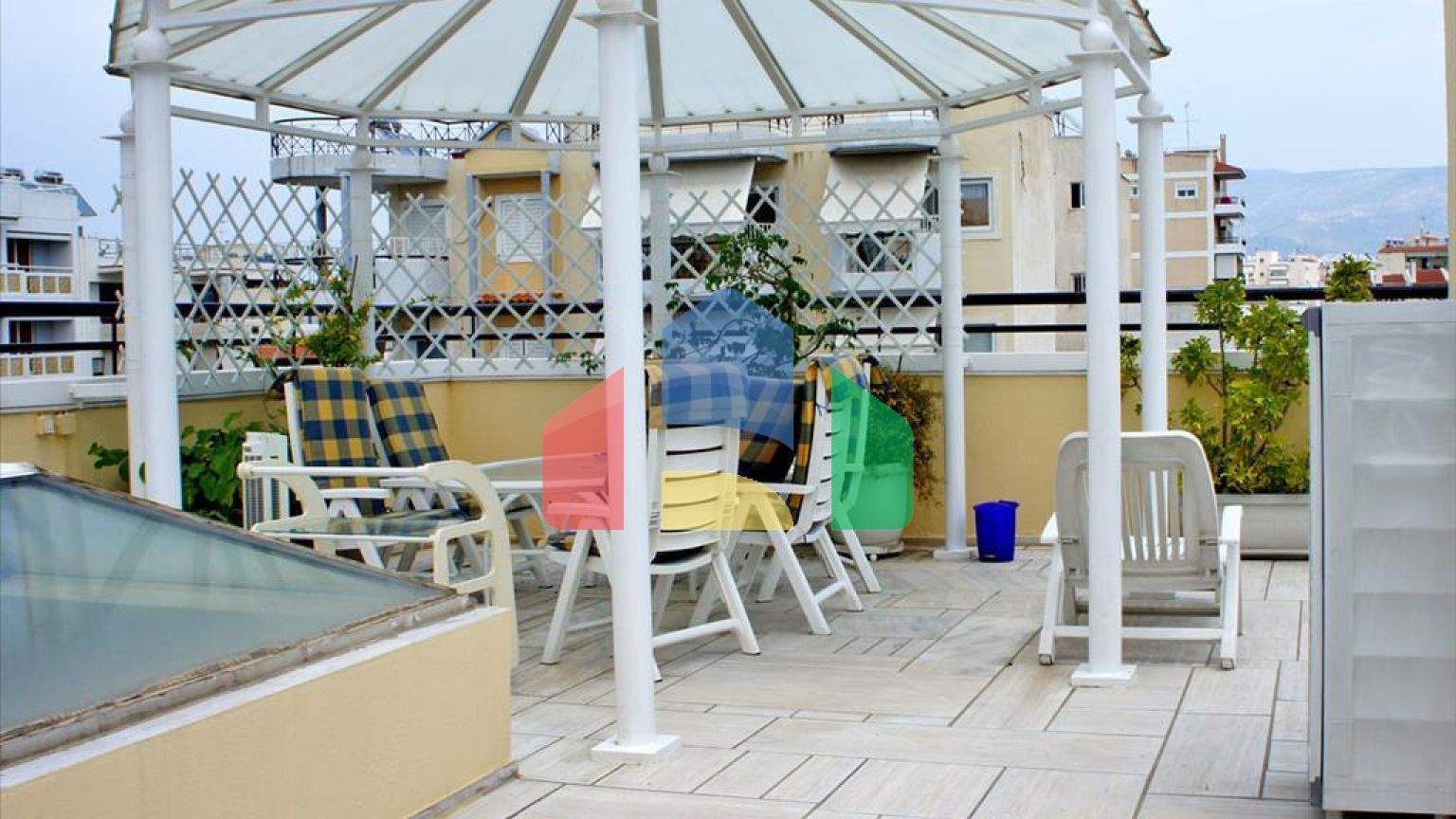 Продаж - Таунхаус 600 m² в Афінах