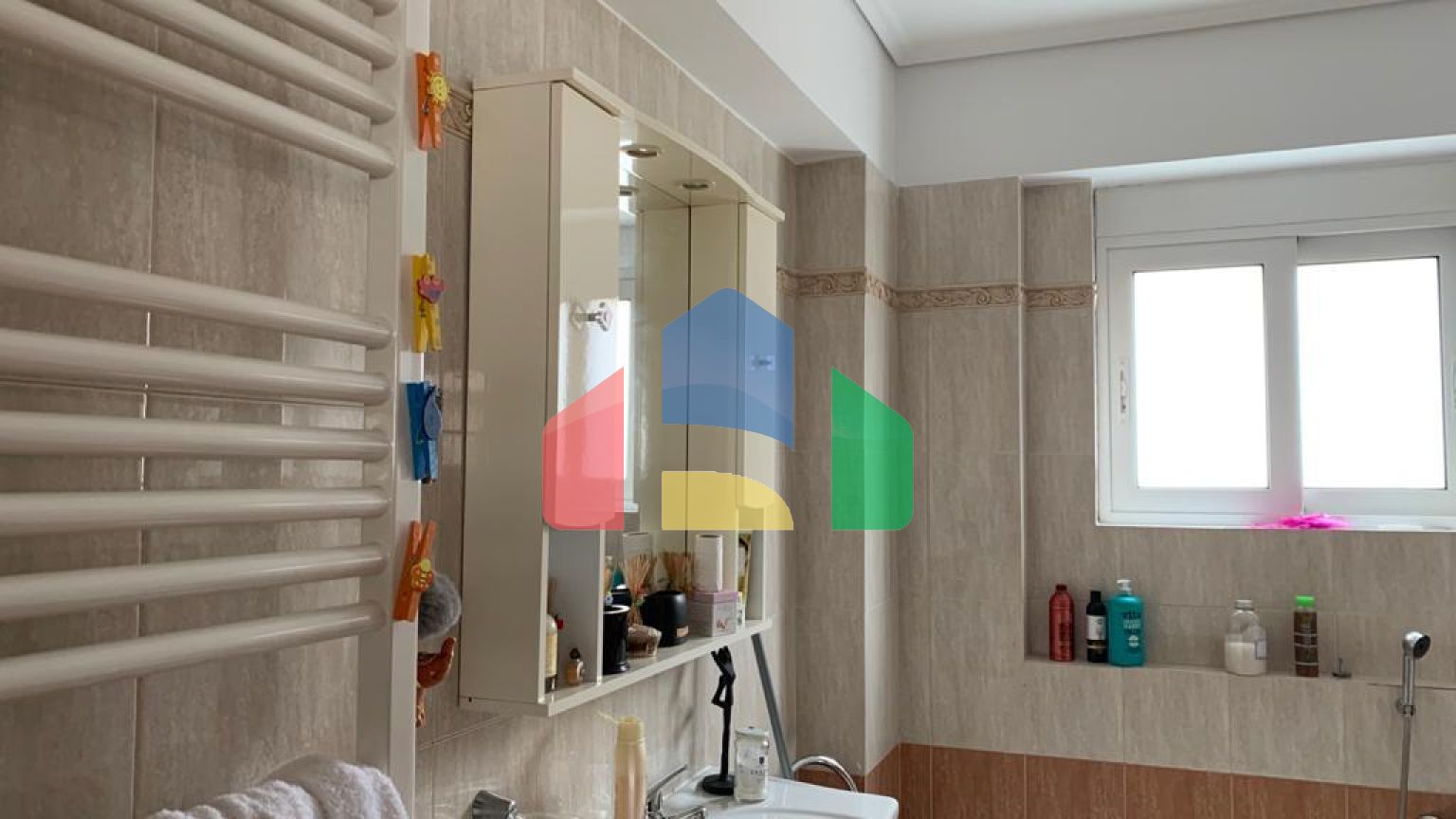 Продажа - Здание 680 m² в Афинах