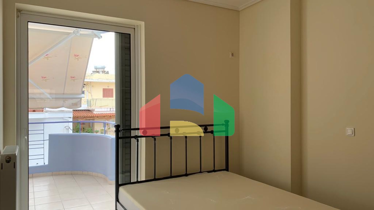 Продажа - Здание 680 m² в Афинах