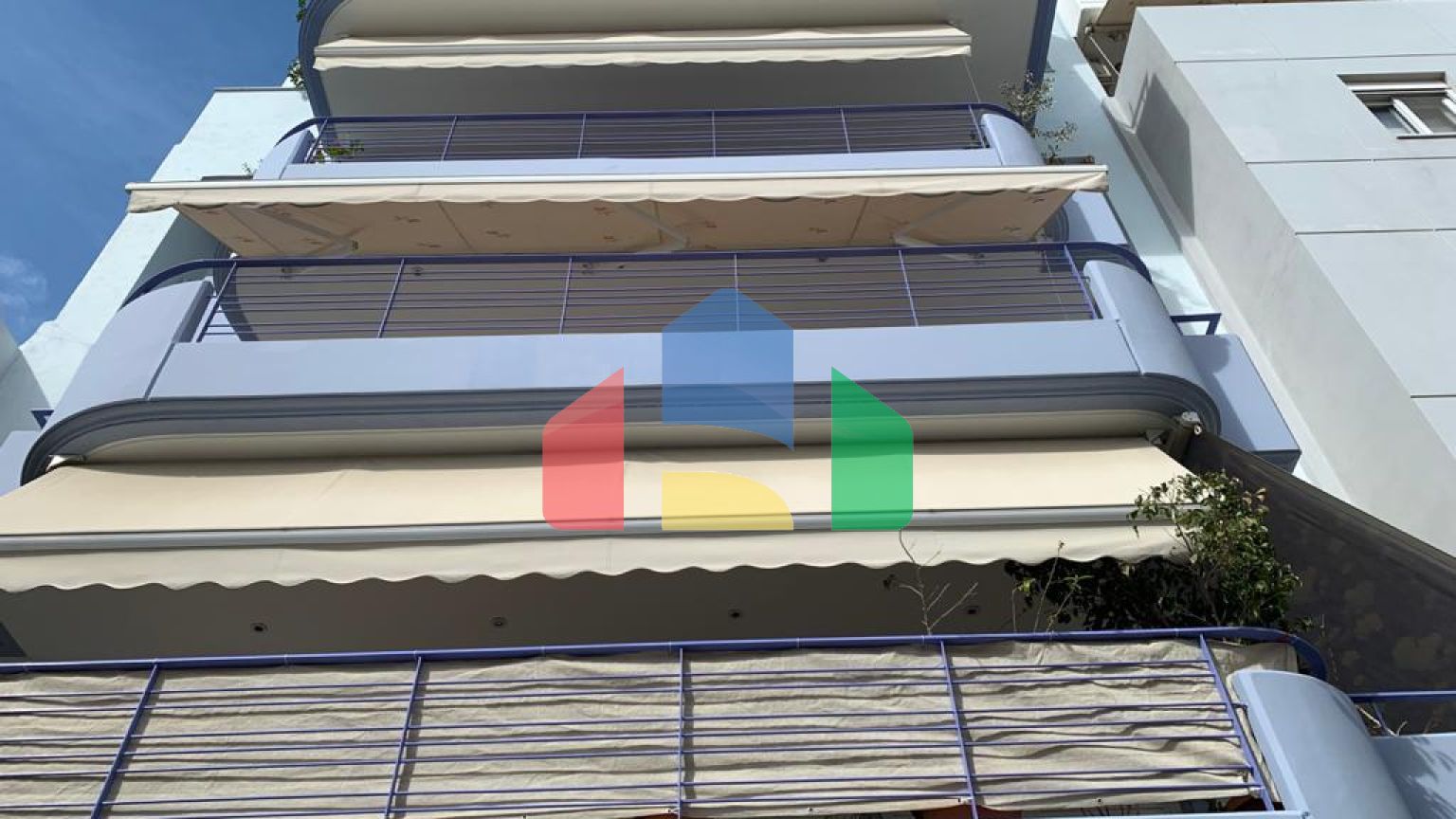 Продажа - Здание 680 m² в Афинах